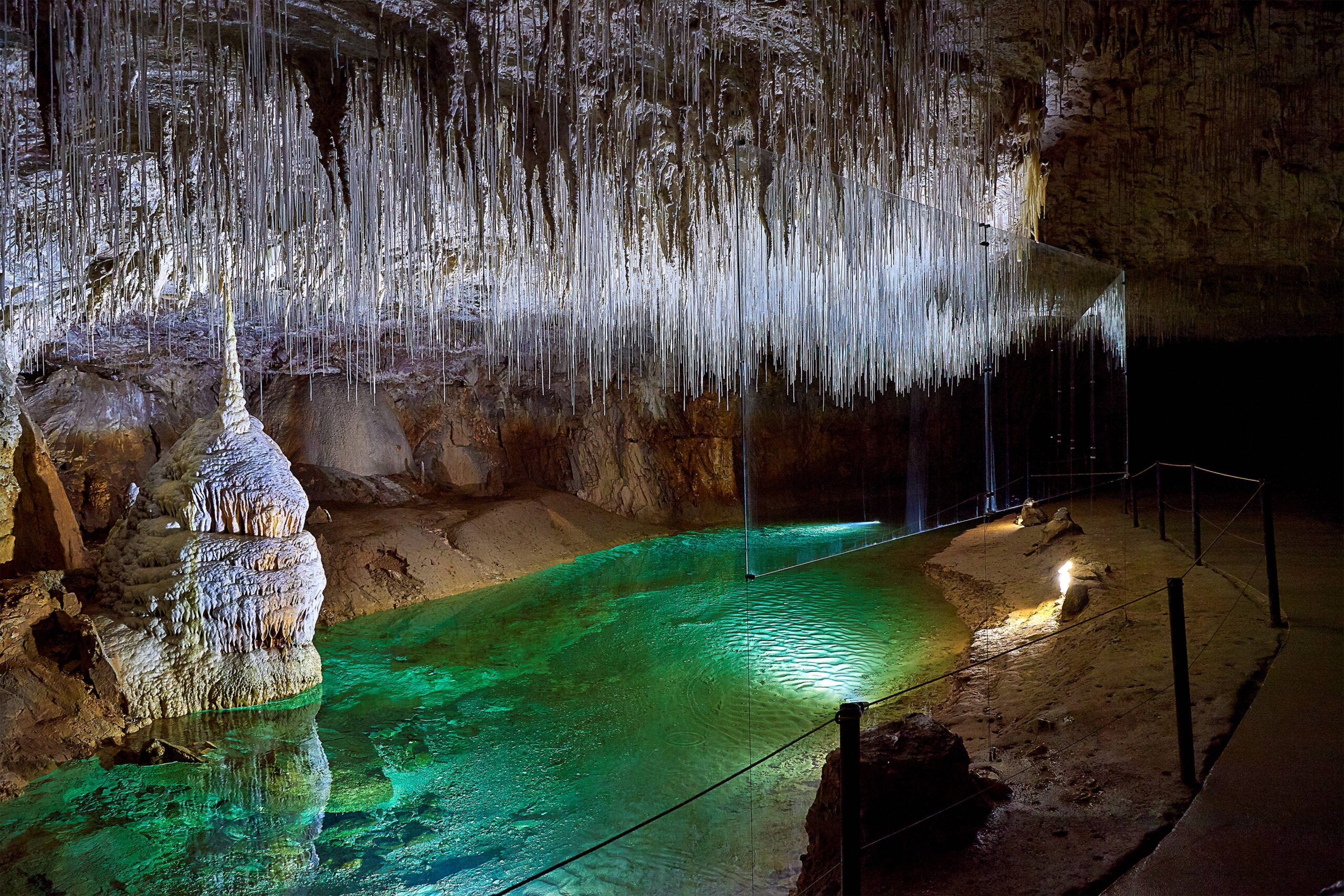 La Grotte de Choranche : Joyau de la Nature au Cœur du Vercors